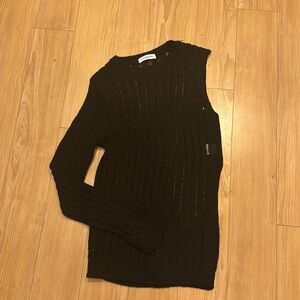 lowburn one arm sweater